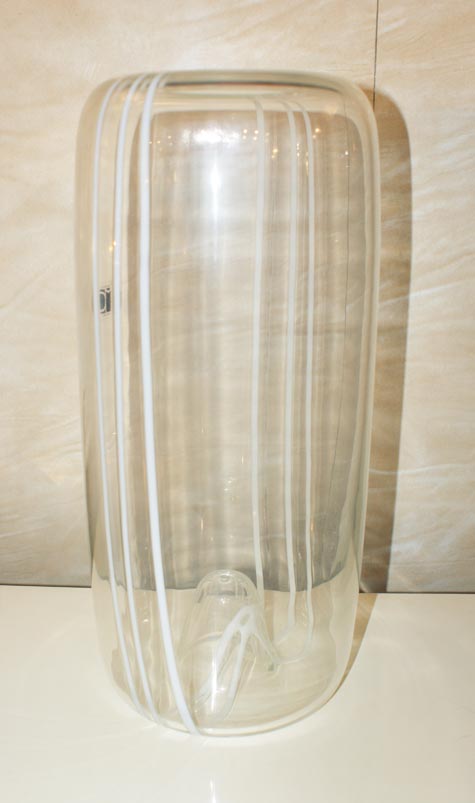 Vaso in vetro Design Moretti strisce bianche del XX Secolo Anni 60 Opera d'arte esemplare - Robertaebasta® Art Gallery opere d’arte esclusive.